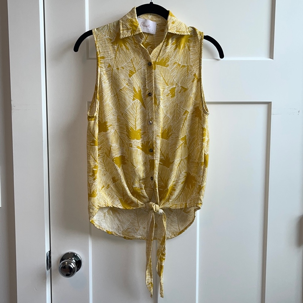 Floral Sleeveless Collared Blouse